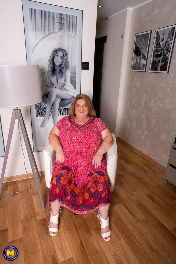 Mature NL Jana, Mugur  - BBW, Mature, Chubby, Curvy, Skirt, Dress, Thick, Amateur, Kitchen, High Heels  - Photo 13