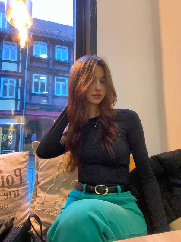 OnlyFans Yoour Priincess Yoour Priincess  - Public, Selfie, Outdoor, Glasses, Skirt, Non Nude, Babe, Beautiful, Solo, Glamour  - Photo 10