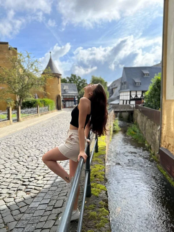 OnlyFans Yoour Priincess Yoour Priincess  - Public, Selfie, Outdoor, Glasses, Skirt, Non Nude, Babe, Beautiful, Solo, Glamour  - Photo 4