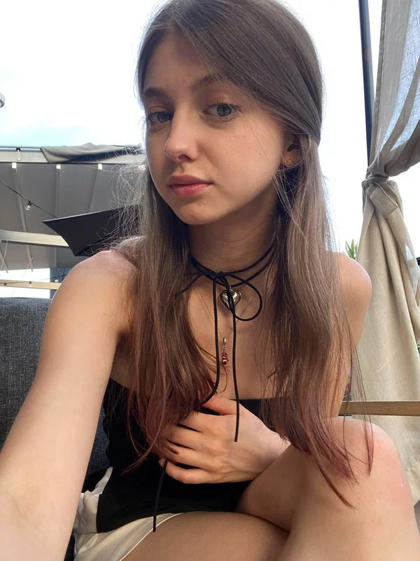 OnlyFans Yoour Priincess Yoour Priincess  - Public, Selfie, Outdoor, Glasses, Skirt, Non Nude, Babe, Beautiful, Solo, Glamour  - Photo 5
