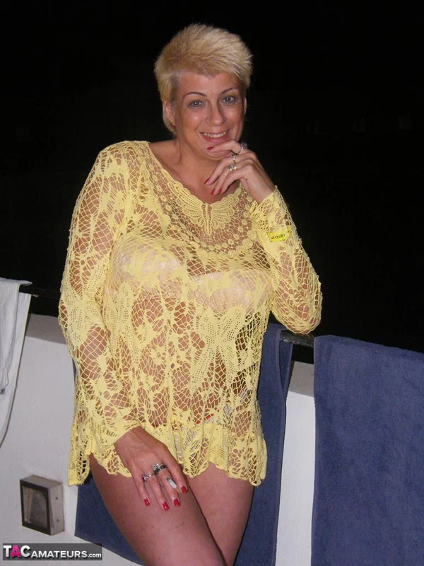 Middle-aged blonde Dimonty smokes while getting completely naked  - Amateur, Smoking, Saggy Tits, Short Hair, Chubby, MILF, Curvy, Thick, BBW, Blonde  - Photo 3