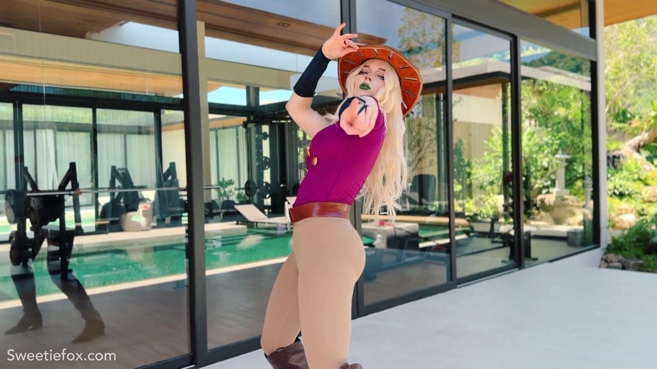 Sweetie Fox - Roll The Balls, 4k